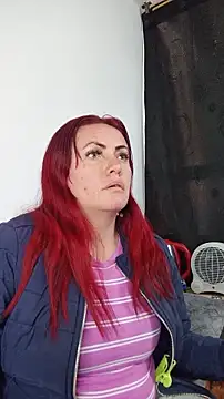 Snapshot of carolinhe_ chatting on November 2025 06:26:01 PM carolinhe online show from November 2025 06:26:01 PM