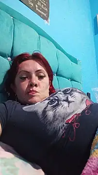 Snapshot of carolinhe_ chatting on December 2025 10:15:01 PM carolinhe online show from December 2025 10:15:01 PM