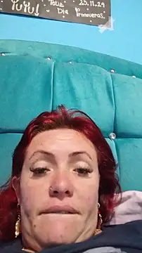 Snapshot of carolinhe_ chatting on December 2025 02:45:02 PM carolinhe online show from December 2025 02:45:02 PM