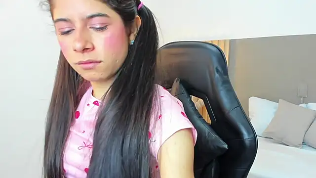 carlina 15 online show from October 2025 12:17:02 PM