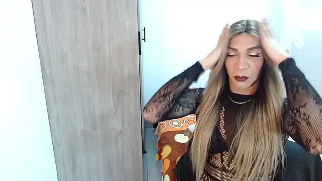 couple vzl online show from October 2025 04:55:01 AM