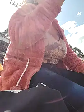 Snapshot of You-sexy-starr chatting on January 2026 02:43:02 PM You-sexy-starr online show from January 2026 02:43:02 PM