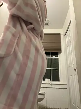 Snapshot of babykalirose chatting on February 2026 03:58:02 AM babykalirose online show from February 2026 03:58:02 AM