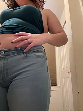 Snapshot of babykalirose chatting on February 2026 02:29:01 AM babykalirose online show from February 2026 02:29:01 AM