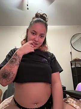 Snapshot of babykalirose chatting on April 2026 03:06:01 AM babykalirose online show from April 2026 03:06:01 AM