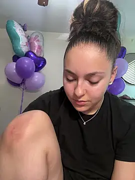 Snapshot of babykalirose chatting on April 2026 06:32:02 PM babykalirose online show from April 2026 06:32:02 PM