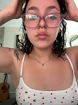 Snapshot of babykalirose chatting on April 2026 01:42:02 PM babykalirose online show from April 2026 01:42:02 PM