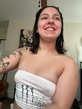 Snapshot of babykalirose chatting on April 2026 01:50:02 PM babykalirose online show from April 2026 01:50:02 PM