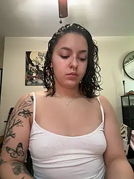 Snapshot of babykalirose chatting on May 2026 08:02:02 PM babykalirose online show from May 2026 08:02:02 PM