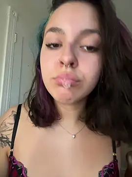 Snapshot of babykalirose chatting on May 2026 04:48:01 PM babykalirose online show from May 2026 04:48:01 PM