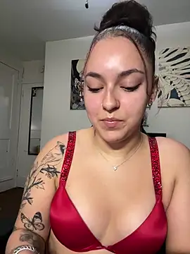 Snapshot of babykalirose chatting on May 2026 01:14:01 AM babykalirose online show from May 2026 01:14:01 AM