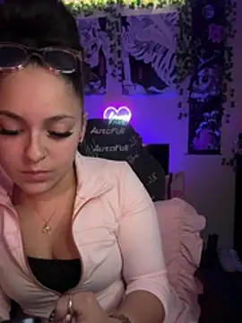 Snapshot of babykalirose chatting on July 2026 12:45:02 AM babykalirose online show from July 2026 12:45:02 AM