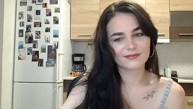 Silviaa a online show from December 2025 07:54:02 PM