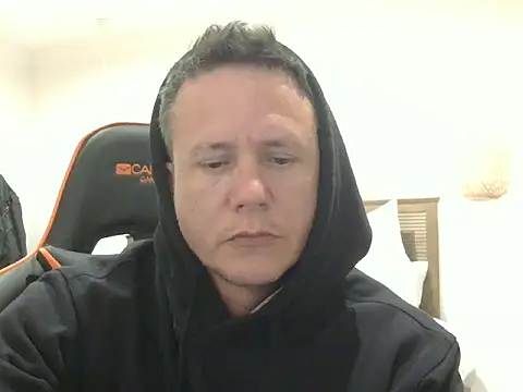 Snapshot of TroyDieselXXX chatting on July 2026 06:10:01 PM TroyDieselXXX online show from July 2026 06:10:01 PM