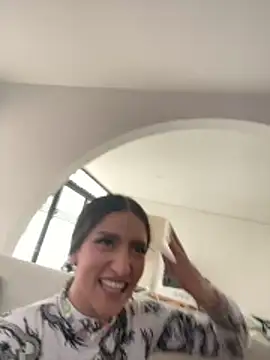 Scaarlettfox online show from February 2026 07:18:01 PM