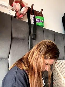 AllieYourGirl online show from October 2025 06:17:02 PM