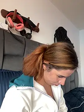 AllieYourGirl online show from December 2025 06:48:01 PM