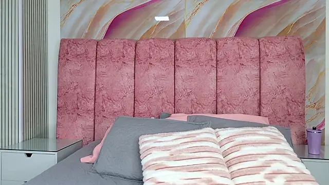 emmacurvy online show from February 2026 03:10:01 AM