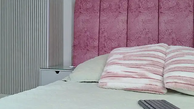 emmacurvy online show from February 2026 03:05:02 AM