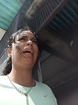 Fernanda30 online show from October 2025 05:03:01 PM