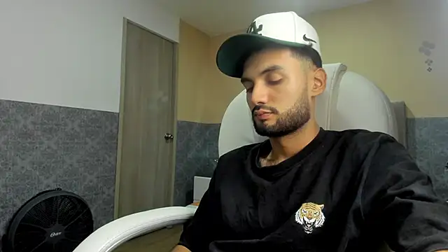 Snapshot of Ryan_Jackson_ chatting on September 2025 12:13:02 AM Ryan Jackson  online show from September 2025 12:13:02 AM