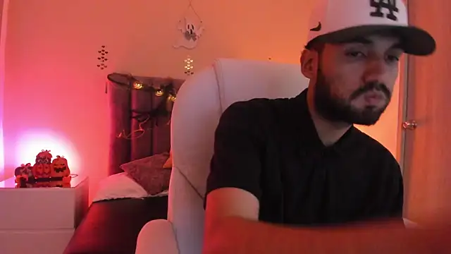 Snapshot of Ryan_Jackson_ chatting on October 2025 09:02:01 PM Ryan Jackson  online show from October 2025 09:02:01 PM