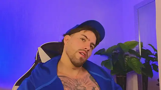 Ades Lowe online show from December 2025 11:29:01 AM