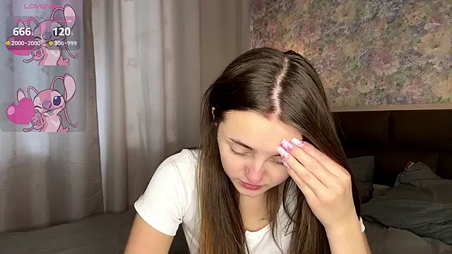 Snapshot of LoraDavi chatting on February 2026 07:17:01 AM LoraDavi online show from February 2026 07:17:01 AM