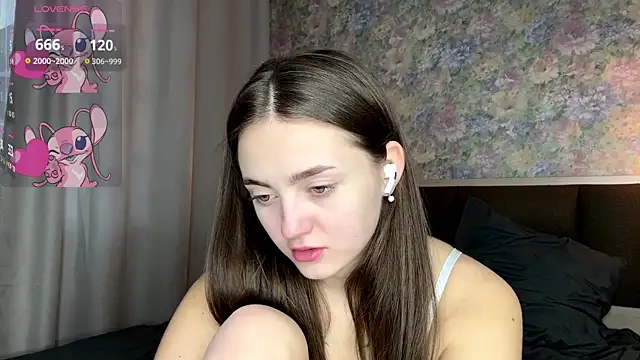 Snapshot of LoraDavi chatting on April 2026 08:15:02 AM LoraDavi online show from April 2026 08:15:02 AM