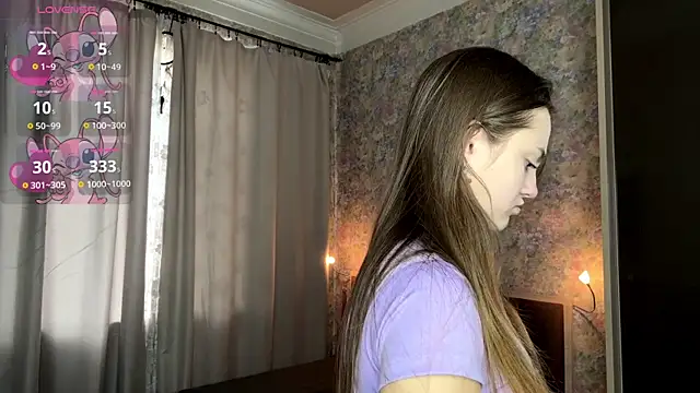 Snapshot of LoraDavi chatting on April 2026 06:13:01 AM LoraDavi online show from April 2026 06:13:01 AM