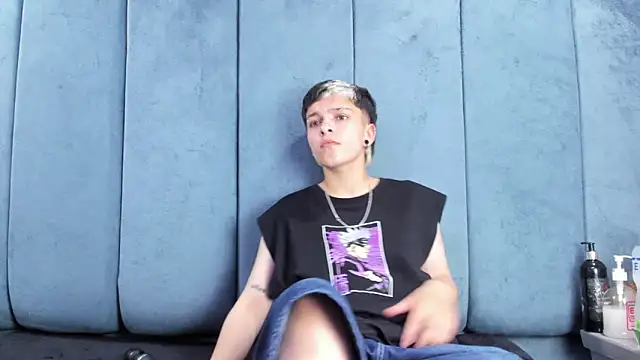 Megan Thompson  online show from April 2026 02:07:01 AM