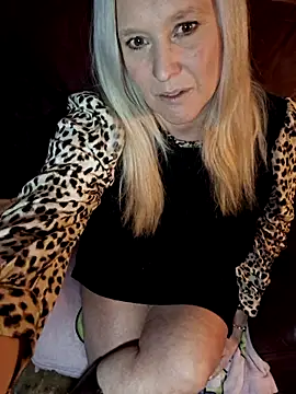 Bouncy-Bella28X online show from January 2026 08:52:01 AM