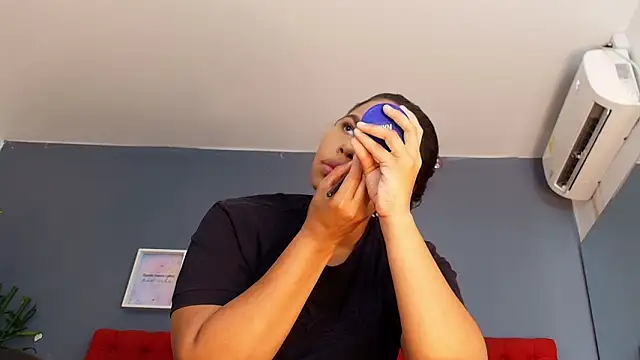 keyla mejia online show from March 2026 12:09:01 PM