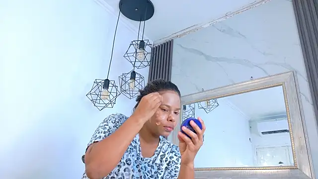 Snapshot of keyla_mejia chatting on June 2026 12:02:01 PM keyla mejia online show from June 2026 12:02:01 PM