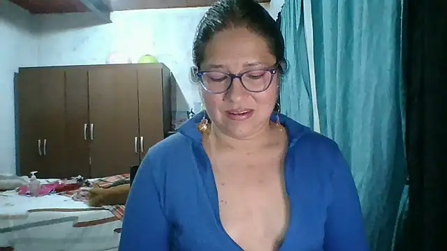 Snapshot of scarlett_widow_ chatting on October 2025 04:33:01 AM scarlett widow  online show from October 2025 04:33:01 AM