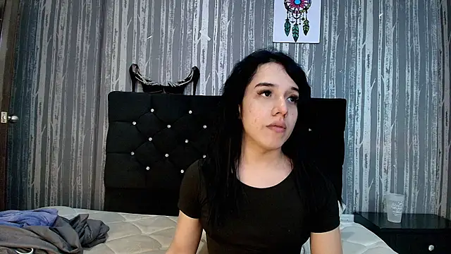 Alicee Moonn online show from November 2025 07:49:02 PM