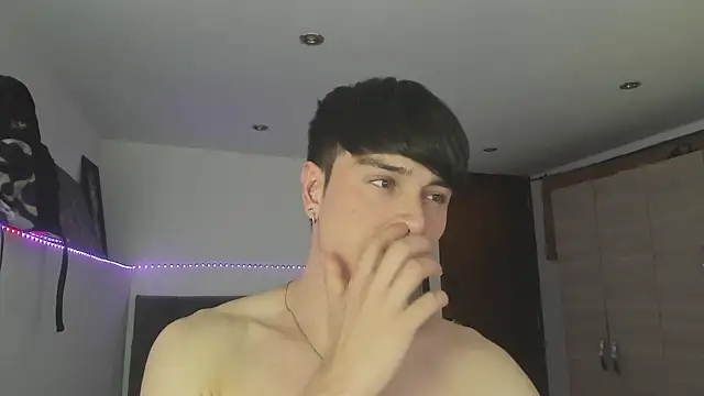 Snapshot of stevve_14 chatting on October 2025 01:50:02 AM stevve 14 online show from October 2025 01:50:02 AM