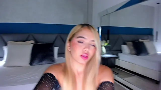 Mia Roswell online show from November 2025 05:29:01 AM