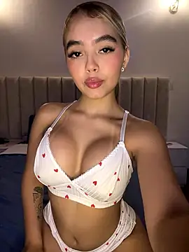 Mia Roswell online show from January 2026 11:18:01 PM