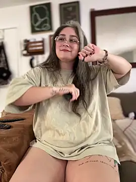 Alix Valentine online show from April 2026 08:31:02 PM