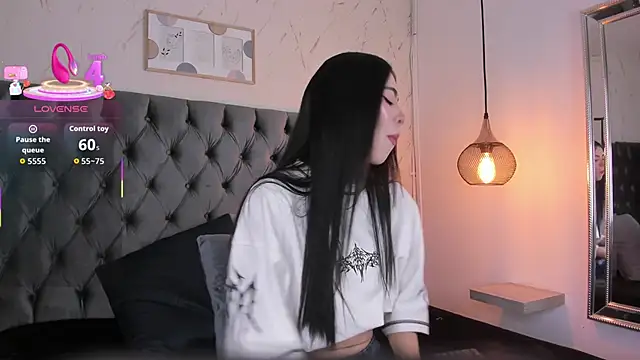 Anya Belth online show from December 2025 08:02:02 PM