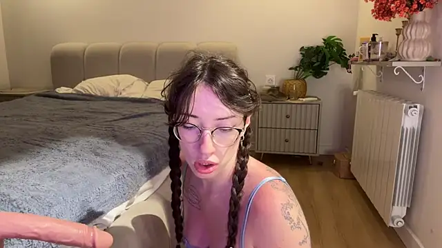 Kelly Berry   online show from June 2026 06:23:01 PM