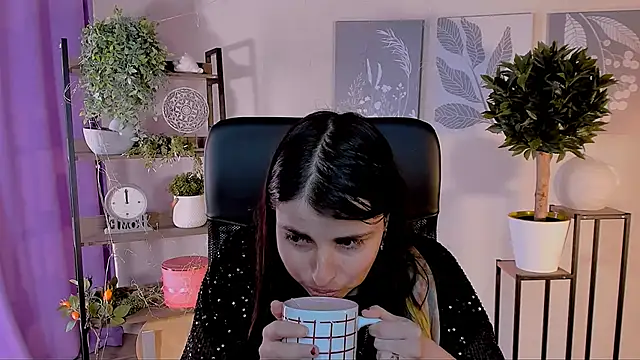 MartaEdams online show from April 2026 06:18:01 AM