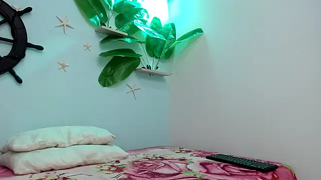 eladyrous98 online show from September 2025 01:24:02 PM