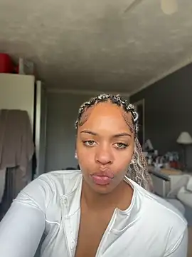 Snapshot of Regina69slut chatting on July 2026 01:30:01 PM Regina69slut online show from July 2026 01:30:01 PM
