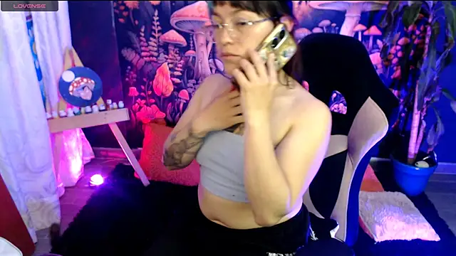 LunaBunny8 online show from January 2026 02:28:02 AM