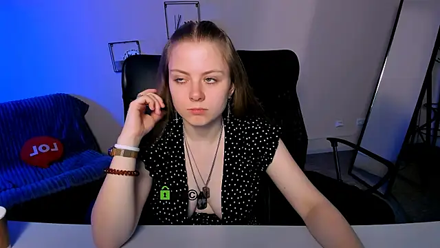 Snapshot of foxy_tease_ chatting on September 2025 12:45:02 AM foxy tease online show from September 2025 12:45:02 AM