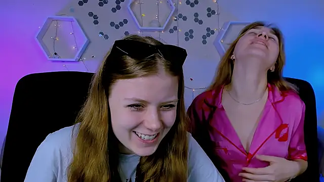 Snapshot of foxy_tease_ chatting on November 2025 09:53:01 AM foxy tease online show from November 2025 09:53:01 AM