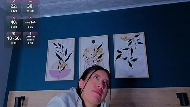 Snapshot of SarahMiler_ chatting on October 2025 11:43:02 AM SarahMiler online show from October 2025 11:43:02 AM