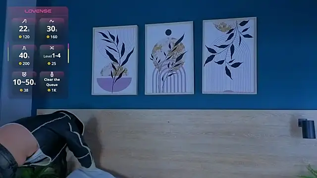 Snapshot of SarahMiler_ chatting on October 2025 11:39:02 AM SarahMiler online show from October 2025 11:39:02 AM